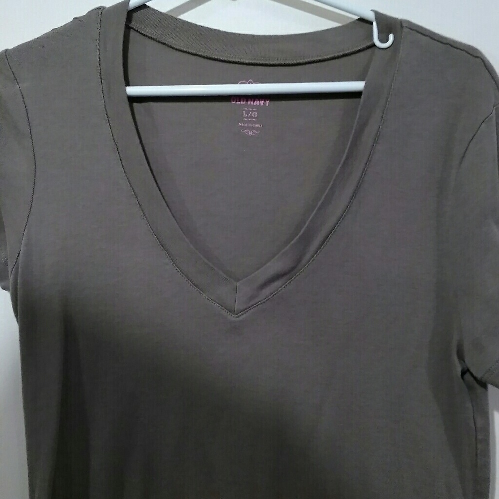 Gray v neck t-shirt